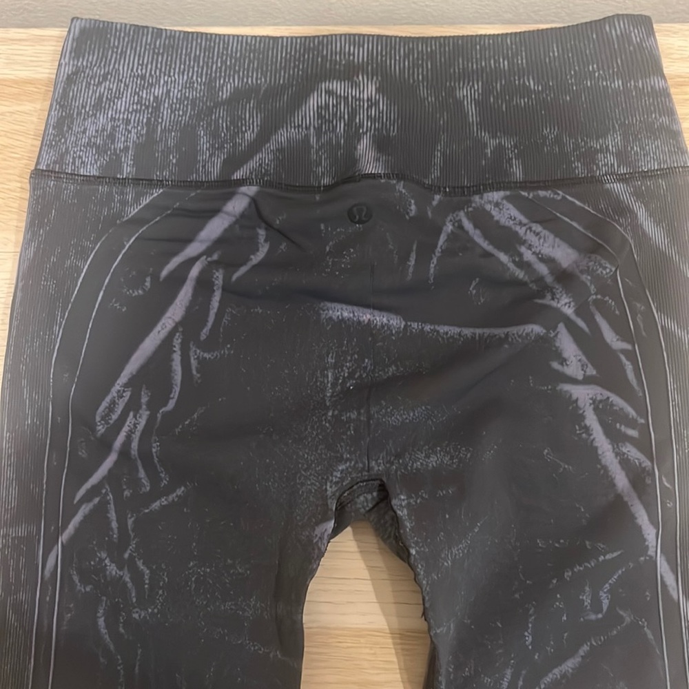Lululemon leggings size 6